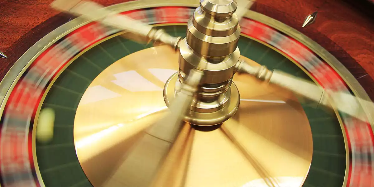 European-roulette-wheel-spinning