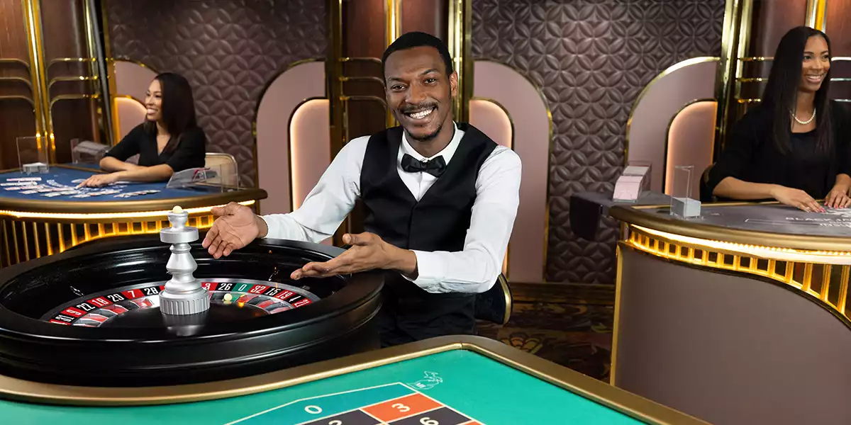 Live-casino-dealer-interacting