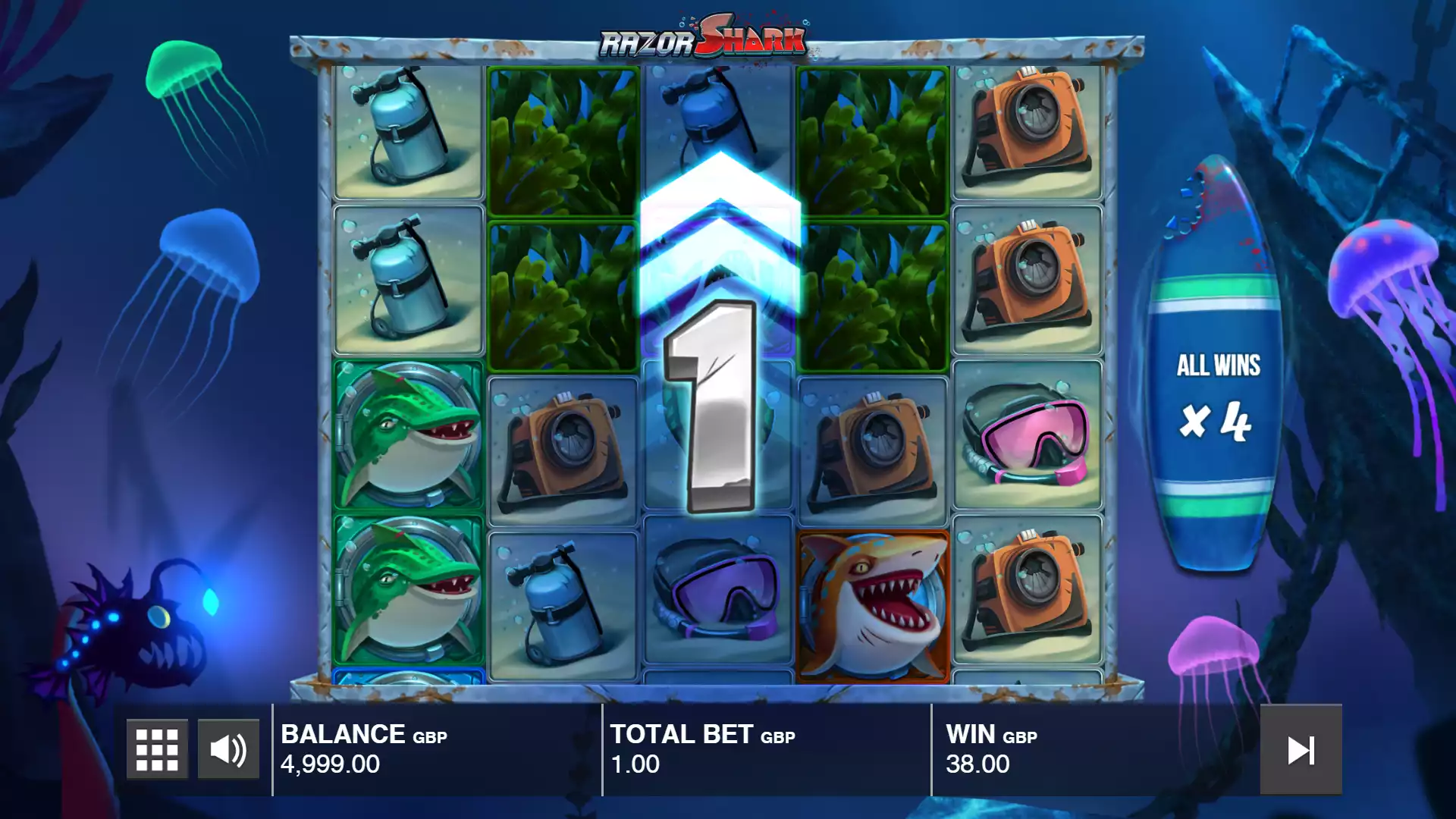 Razor Shark Slot - Nudge and Reveal Feature