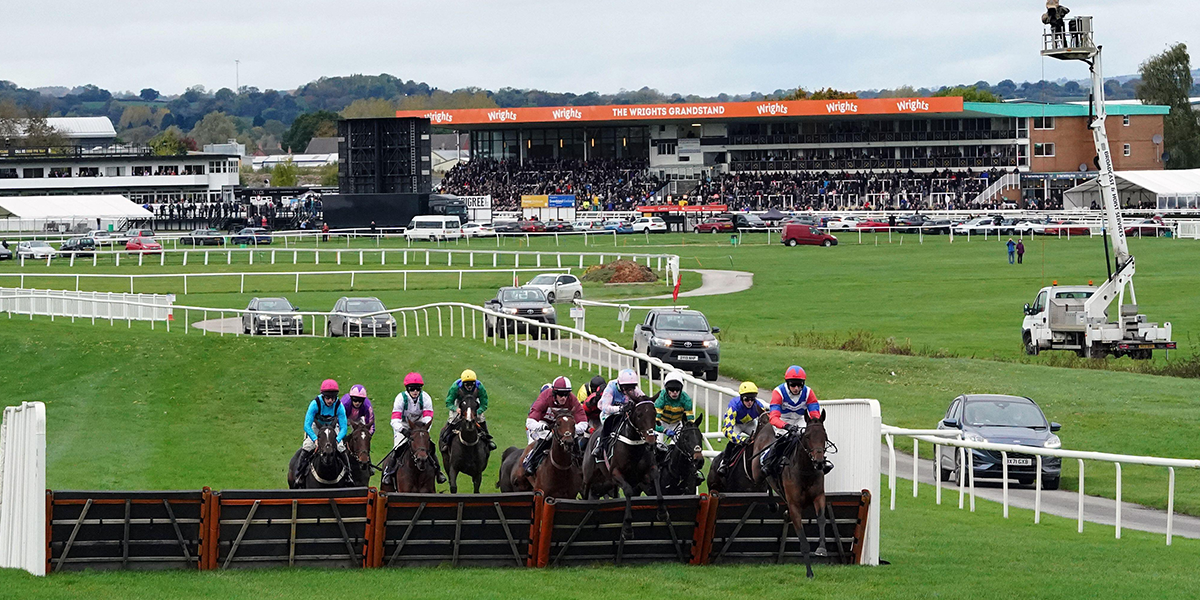 Uttoxeter Midlands Grand National Day Preview 