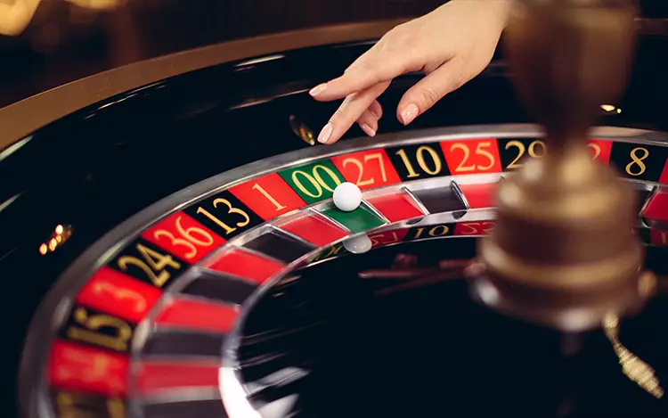 american-roulette-wheel