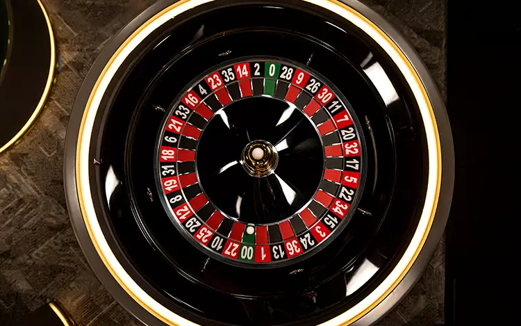 american-roulette-wheel