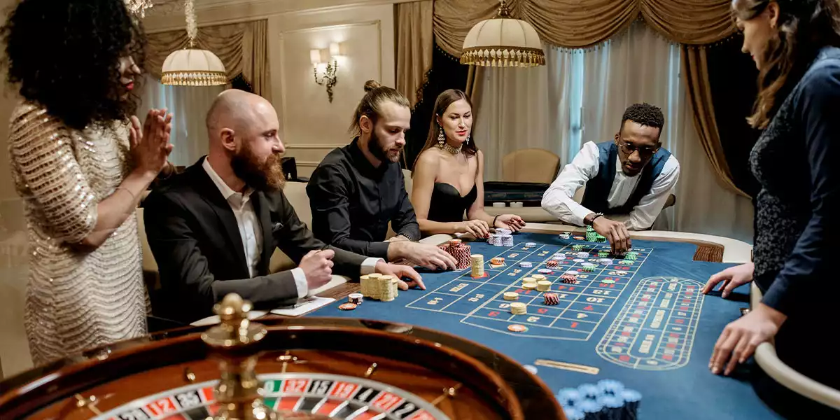 live roulette players with dealer