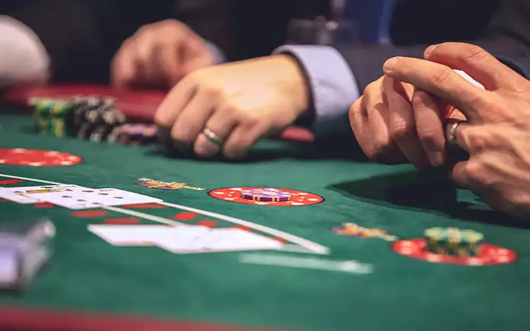 player hand betting