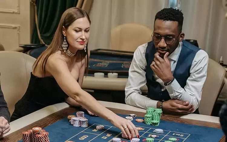 player thinking on roulette bet