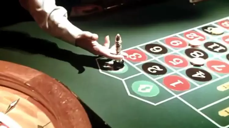 the-cooler-roulette-table-scene