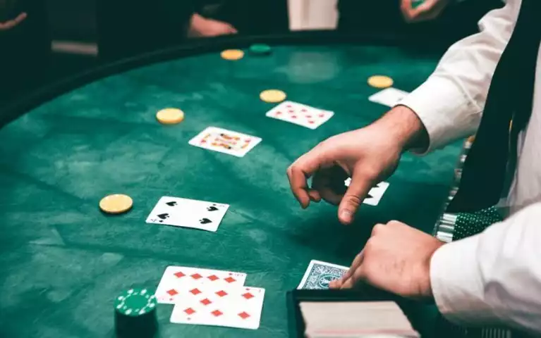 Introduction When Blackjack Meets a Bold Twist