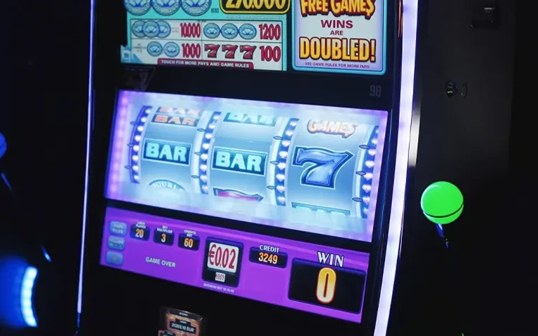 The Future of Hybrid Casinos Blending Online and Physical Experiences