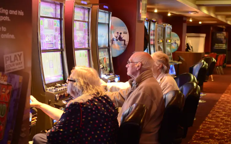 Great Britain Imposes £5 Stake Limit on Online Slot Machines