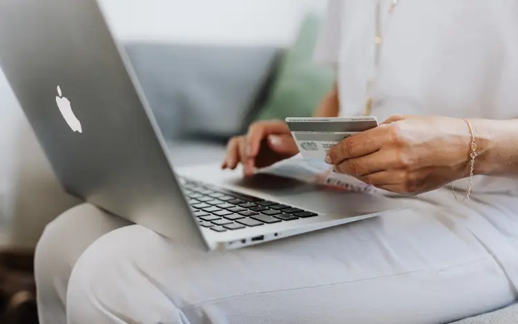 How to Check Whether Your UK Bank Card Works