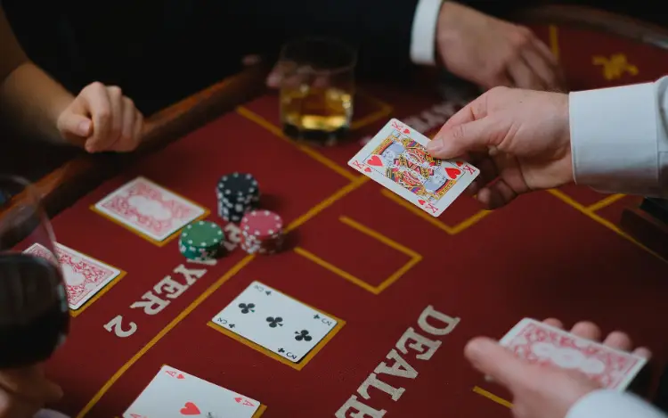 Polarised vs Linear Ranges in Poker