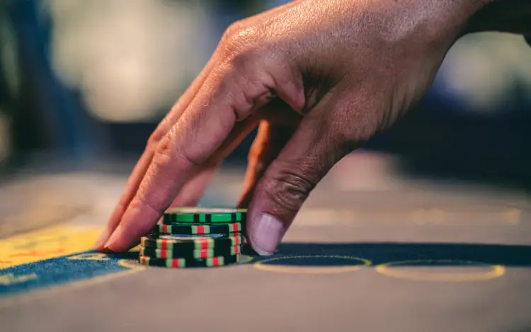 Squeeze Play vs Standard Three-Bet