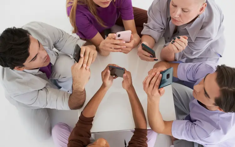 Viral Bets and Shared Trends