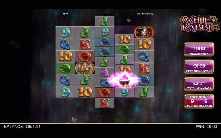 White Rabbit Slot - Extending reel feature