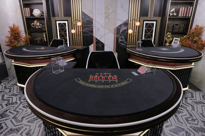 casino hold em poker table
