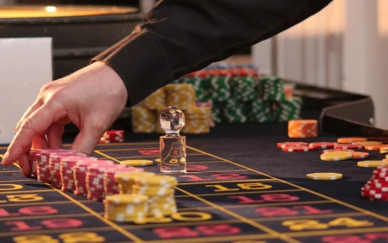 Why Play Live Casino Games?