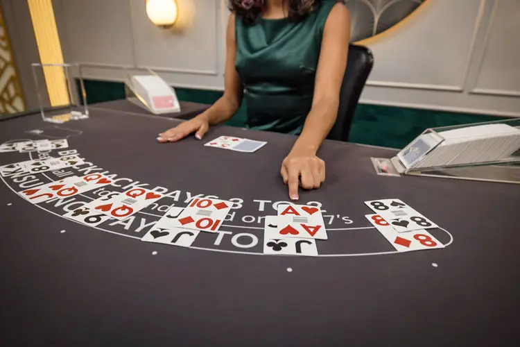 Blackjack The Best Beginner Table Game for Simple Decisions