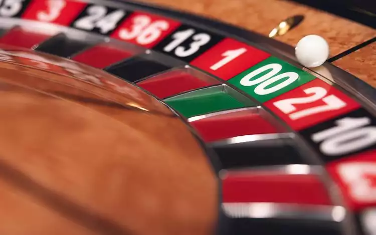American Roulette Wheel with Double Zero