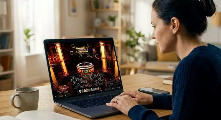 online-casino-play-on-laptop