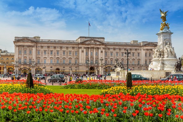 Behind The Palace Doors – Fiona Burton