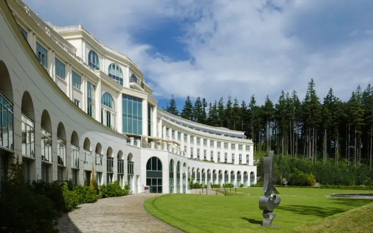 Four Seasons or Ritz-Carlton