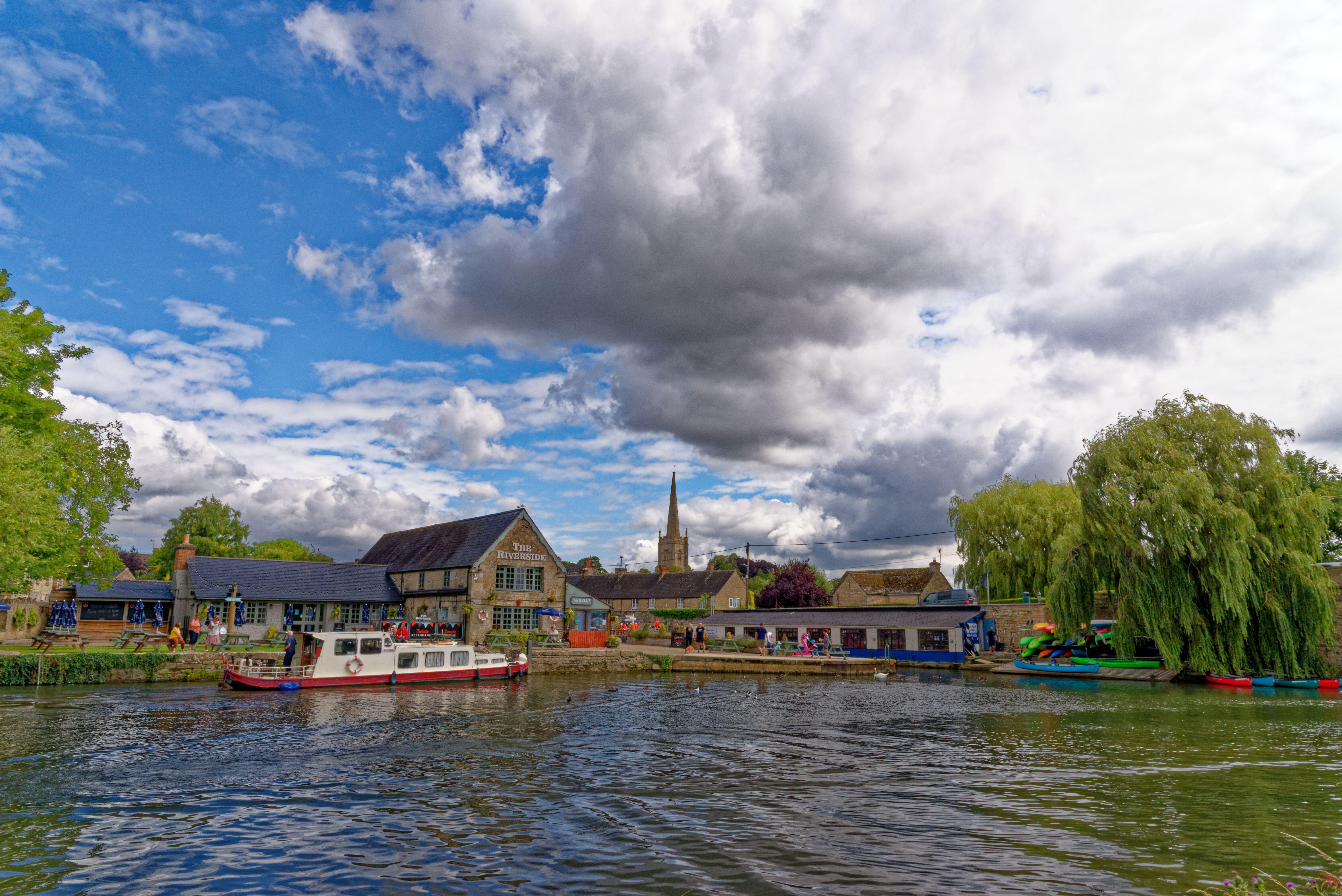 Luxury Dog-Friendly Cottages Cotswolds