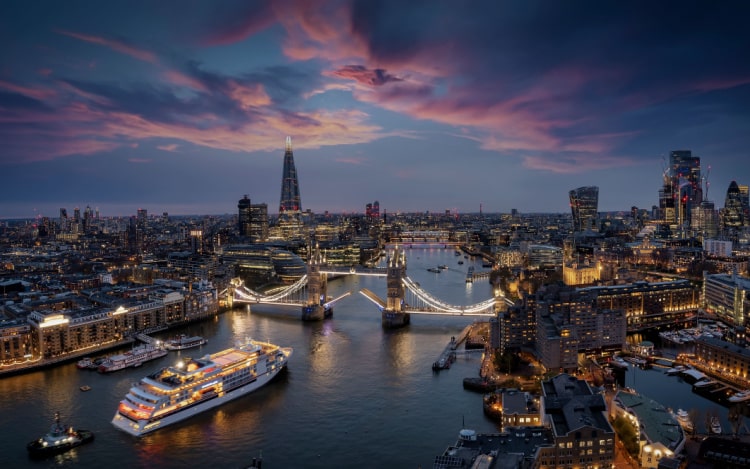 slingo-lifestyle-aerial-view-london.jpg