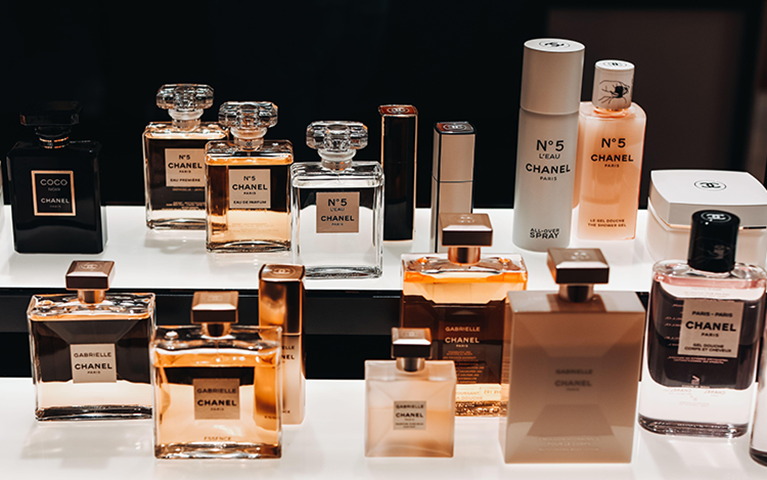 TOP 5 LUXURY PERFUMES IN THE WORLD